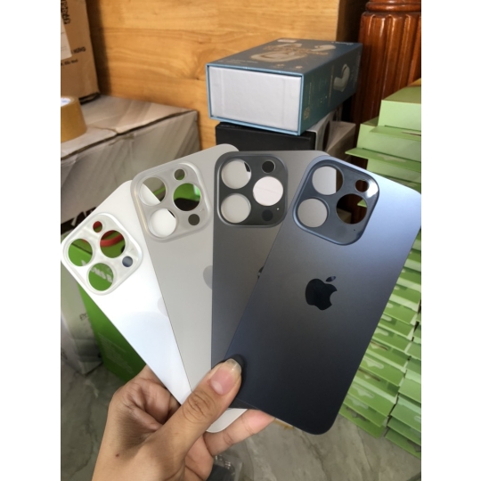 Lưng Iphone 15Pro Titan ( giảm giá khi mua số lượng lớn )
